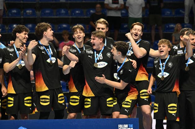 GERMANY vs SLOVENIA MALTE MARTIN ELZE handball U18 Gernany national team, Nationalteam vs Slovenia during EHF U18 European Championship, EM, Europameisterschaft final match at Aleksandar Nikolic Pionir hall, Belgrade 09.08.2026 Foto: HANDBALL, SERBIA, EHF EUROPEAN U18 CHAMPIONSHIP, GERMANY, SLOVENIA Belgrade Aleksandar Nikolic Pionir arena Serbia Copyright: xMarkoxMetlasx xMNxPressx