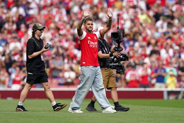 Arsenal v Dortmund, Emirates Cup Final Arsenal midfielder Bruno Guimaraes (39) is presented to the Arsenal fans before the game during the Arsenal v Borussia Dortmund Emirates Cup Final at the Emirates Stadium, London, England on 9 August 2026 Credit: Robbie Hoad Every Second Media Editorial use only. All images are copyright Every Second Media Limited. No images may be reproduced without prior permission. Copyright: xIMAGO EveryxSecondxMediax ESM-2081-0002 RobbiexHoadx xEveryxSecondxMediax