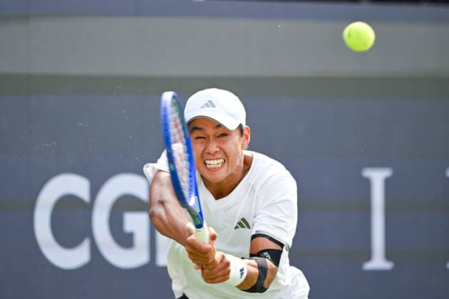 MONTREAL, QC - AUGUST 09: Learner Tien (USA) returns the ball during a fourth round match at National Bank Open on August 09, 2026 at IGA Stadium in Montreal, QC (Photo by David Kirouac Icon Sportswire) TENNIS: AUG 09 National Bank Open EDITORIAL USE ONLY Icon26080904726