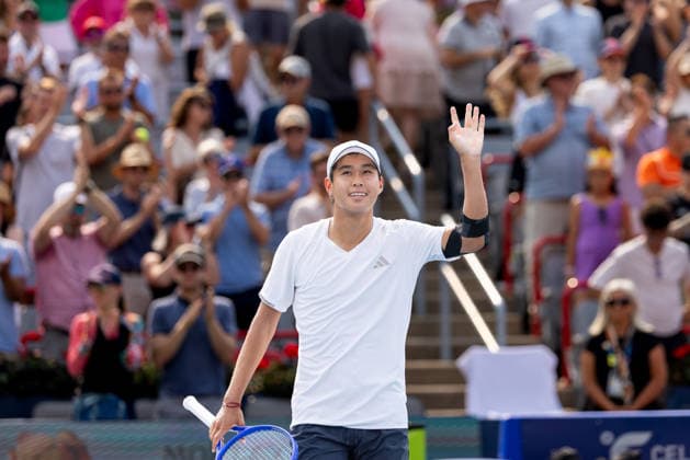 August 9, 2026, Montreal, Quebec, Canada: LEARNER TIEN (12) from USA salute crowd after win over Thiago Agustin Tirante from Argentina in round of 16 at Canadian Open at IGA stadium in Montreal, Quebec, Canada on 2026-08-09 TENNIS: Canadian Open Montreal 2026  - ZUMAl189 20260809_zsp_l189_081 Copyright: xYannickxLegarex