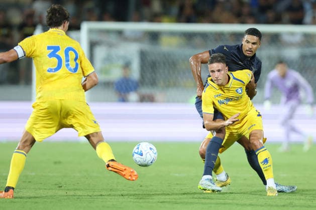 SOCCER - Friendly Match - Frosinone vs. Lazio Photo by IPA ABACAPRESS.COM87362104 - Frosinone, Italy, August 9, 2026: Danilo Doekhi (defensive midfielder) of S.S. Lazio and Antonio Raimondo of Frosinone in action during the friendly match between Frosinone Calcio and S.S. Lazio at Benito Stirpe Stadium. Frosinone Italy  Copyright: xIPAxSport ABACAx