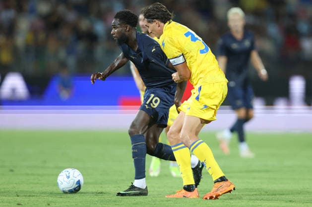 SOCCER - Friendly Match - Frosinone vs. Lazio Photo by IPA ABACAPRESS.COM87362100 - Frosinone, Italy, August 9, 2026: Boulaye Dia (striker) of S.S. Lazio and Ilario Monterisi of Frosinone in action during the friendly match between Frosinone Calcio and S.S. Lazio at Benito Stirpe Stadium. Frosinone Italy  Copyright: xIPAxSport ABACAx