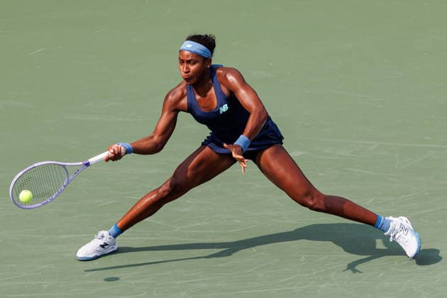 August 9, 2026, Toronto, On, Canada: Coco Gauff of the United States reaches to return the ball from Alina Korneeva during round of 16 National Bank Open tennis action in Toronto, on Sunday, Aug. 9, 2026. Canada News - August 9, 2026  - ZUMAc35_ 20260809_zaf_c35_067 Copyright: xKeitoxNewmanx