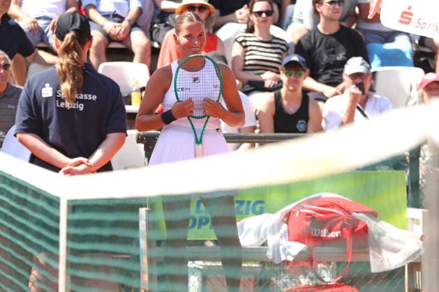 Leipzig Open 2026, ITF-Finale: Ida Wobker vs. Irene Burillo, 09.08.2026 Finalistin Ida Wobker (Deutschland GER) mit Tennisschläger während ihrer Vorstellung vor Spielbeginn. Leipzig Open 2026, ITF World Tennis Tour, 09.08.2026 auf der Anlage des Leipziger Tennisclubs 1990 in der Sportforum-Nordanlage. *** Leipzig Open 2026, ITF Final: Ida Wobker vs. Irene Burillo, August 9, 2026. Finalist Ida Wobker of Germany (GER) holding a tennis racket during her pre-match introduction at the Leipzig Open 2026, ITF World Tennis Tour, August 9, 2026, at the Leipzig Tennis Club 1990 on the Sportforum Nordanlage grounds Copyright: xBEAUTIFULxSPORTS JanxKaeferx