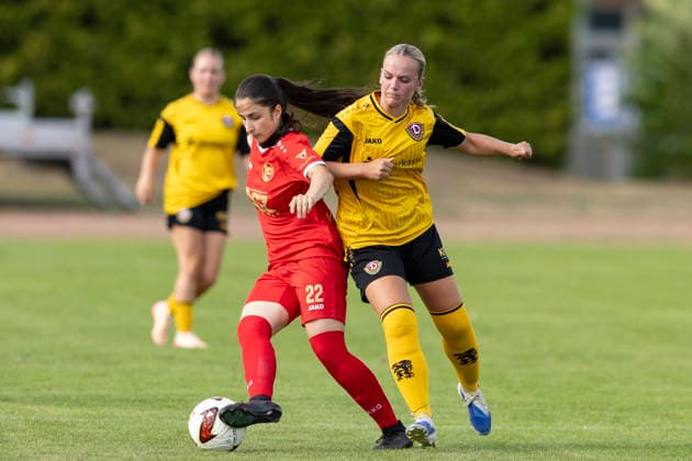 KOWO Sommercup 2026; Erfurt; 09.08.2026 Samira Visargova ( 22; 1. FFV Erfurt) gegen Lia Emilia Oswald ( 18; SG Dynamo Dresden) KOWO Sommercup 2026: 1. FFV Erfurt vs. SG Dynamo Dresden; Sportforum Johannesplatz Erfurt; 09.08.2026 *** KOWO Summer Cup 2026 Erfurt August 9, 2026 Samira Visargova 22 1 FFV Erfurt vs. Lia Emilia Oswald 18 SG Dynamo Dresden KOWO Summer Cup 2026 1 FFV Erfurt vs. SG Dynamo Dresden Sportforum Johannesplatz ErErfurt, August 9, 2026 Copyright: xBEAUTIFULxSPORTS Duehringx