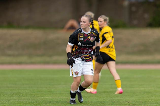 KOWO Sommercup 2026; Erfurt; 09.08.2026 Nika Weigand ( 23; SG Dynamo Dresden) KOWO Sommercup 2026: 1. FFV Erfurt vs. SG Dynamo Dresden; Sportforum Johannesplatz Erfurt; 09.08.2026 *** KOWO Summer Cup 2026 Erfurt August 9, 2026 Nika Weigand 23 SG Dynamo Dresden KOWO Summer Cup 2026 1 FFV Erfurt vs. SG Dynamo Dresden Sportforum Johannesplatz Erfurt August 9, 2026 Copyright: xBEAUTIFULxSPORTS Duehringx