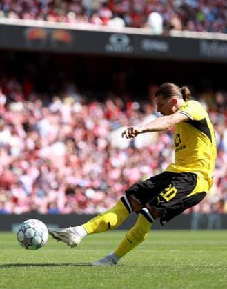 Marcel Sabitzer of Borussia Dortmund Arsenal v Borussia Dortmund, Pre Season Friendly, Football, Emirates Stadium, London, UK - 09 Aug 2026London Emirates Stadium United Kingdom EDITORIAL USE ONLY No use with unauthorised audio, video, data, fixture lists, club league logos or live services. Online in-match use limited to 120 images, no video emulation. No use in betting, games or single club league player publications.  Copyright: xGeorgexTewkesbury Shutterstockx 17051143be