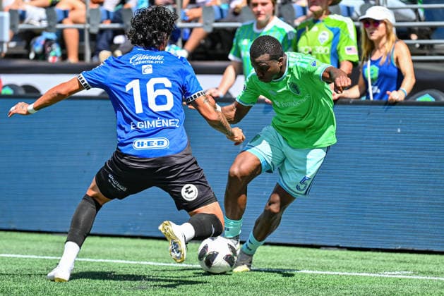 July 25, 2026: Seattle Sounders FC Defender Nouhou Tolo (5) goes around Queretaro Midfielder Enzo Daniel Gimenez Rojas (16) during the Leagues Cup match between Seattle Sounders FC and Quero taro in Seattle, WA. the Sounders defeated Quero taro 3-0. CSM Leagues Cup 2026: AUG 09 Quero Taro At Seattle Sounders FC  - ZUMAc04_ 20260809_zma_c04_036 Copyright: xStevexFaberx