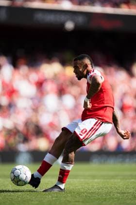 Gabriel Jesus of Arsenal takes his penalty during the penalty shootout Arsenal vs Borussia Dortmund, Emirates Cup, Final, Emirates Stadium, London, UK - 09 Aug 2026London Emirates Stadium United Kingdom  Copyright: xWiredxPhotos Shutterstockx 17058922ga