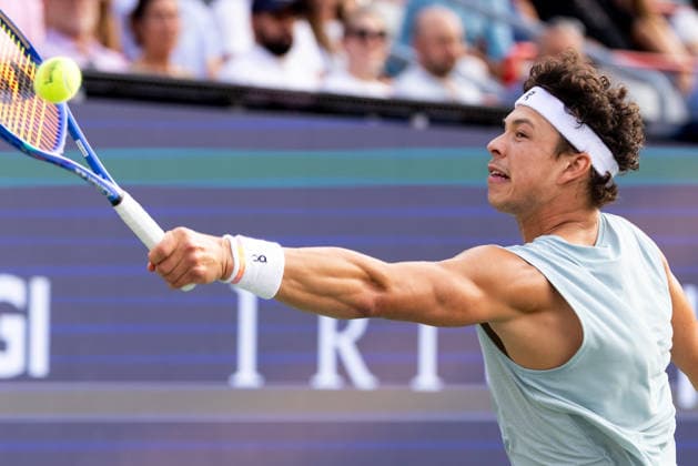 August 9, 2026, Montreal, Quebec, Canada: BEN SHELTON (5) from USA backhand in match against Joao Fonseca (22) from Brazil in round of 16 at Canadian Open at IGA stadium in Montreal, Quebec, Canada on 2026-08-09 TENNIS: Canadian Open Montreal 2026  - ZUMAl189 20260809_zsp_l189_112 Copyright: xYannickxLegarex