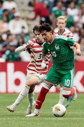 CONCACAF U-20 Championship - USA vs Mexico Joshua Torquato (L) of United States vies for the ball with Santiago Sandoval (R) of Mexico during the final of the CONCACAF U-20 Championship between the United States and Mexico at Banorte Stadium in Mexico City, Mexico, 09 August 2026. MEXICO CITY Mexico  Copyright: xJOSExMENDEZx