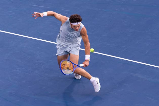 August 9, 2026, Montreal, Quebec, Canada: BEN SHELTON (5) from USA backhandin match against Joao Fonseca (22) from Brazil in round of 16 at Canadian Open at IGA stadium in Montreal, Quebec, Canada on 2026-08-09 TENNIS: Canadian Open Montreal 2026  - ZUMAl189 20260809_zsp_l189_125 Copyright: xYannickxLegarex