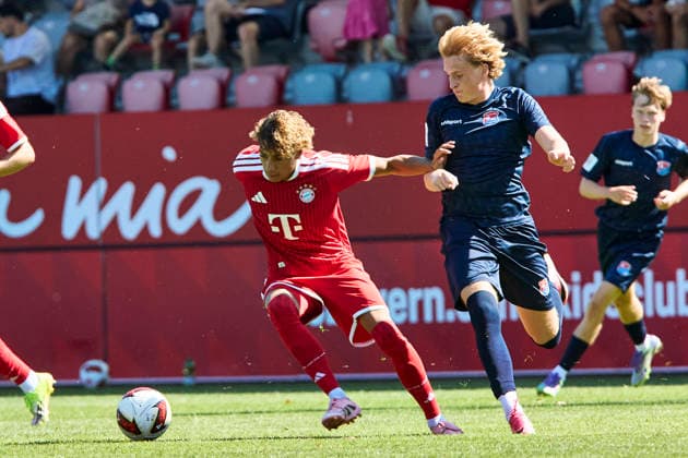 A-Junioren Bundesliga DFB-Nachwuchsliga, FC Bayern München (U19) vs SpVgg Unterhaching (U19), München FC Bayern, München FC Bayern (U19), Unterhaching SpVgg, Unterhaching SpVgg (U19), 2026-08-09 in München (FC Bayern Campus) SNIP Roy (FC Bayern München (U19) Offensives Mittelfeld Nr8-FCB(U19)8), MÖHWALD Ferdinand (SpVgg Unterhaching Stürmer Nr19-UHG(U19)19) sportworld München FC Bayern Campus Bayern Deutschland *** DFB Youth League (Junior Bundesliga D), FC Bayern Munich U19 vs. SpVgg Unterhaching U19, Munich FC Bayern, Munich FC Bayern U19, Unterhaching SpVgg, Unterhaching SpVgg U19, August 9, 2026, at FC Bayern Campus in Munich SNIP Roy FC Bayern Munich U19 Attacking Midfielder No. 8 FCB U19 8, Ferdinand MÖHWALD, SpVgg Unterhaching, Forward No. 19, UHG U19, 19, sportworld, FC Bayern Munich Campus, Bayern, Germany