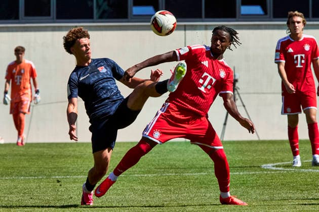 A-Junioren Bundesliga DFB-Nachwuchsliga, FC Bayern München (U19) vs SpVgg Unterhaching (U19), München FC Bayern, München FC Bayern (U19), Unterhaching SpVgg, Unterhaching SpVgg (U19), 2026-08-09 in München (FC Bayern Campus) HENTCHO NSEKE Aviel (FC Bayern München (U19) Linksaußen Nr7-FCB(U19)7), KÜSPERT Paul (SpVgg Unterhaching Stürmer Nr3-UHG(U19)3) sportworld München FC Bayern Campus Bayern Deutschland *** DFB Youth League (Junior Bundesliga D), FC Bayern Munich U19 vs. SpVgg Unterhaching U19, FC Bayern Munich, FC Bayern Munich U19, SpVgg Unterhaching, SpVgg Unterhaching U19, August 9, 2026, at FC Bayern Campus in Munich. HENTCHO NSEKE Aviel, FC Bayern Munich U19, left winger, No. 7, FCB U19 7, Paul KÜSPERT, SpVgg Unterhaching, forward, No. 3, UHG U19 3, Sportworld, FC Bayern Munich Campus, Bayern, Germany