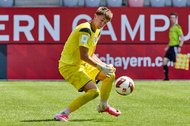 A-Junioren Bundesliga DFB-Nachwuchsliga, FC Bayern München (U19) vs SpVgg Unterhaching (U19), München FC Bayern, München FC Bayern (U19), Unterhaching SpVgg, Unterhaching SpVgg (U19), 2026-08-09 in München (FC Bayern Campus) BURKHARDT Lucian (SpVgg Unterhaching Torwart Nr22-UHG(U19)22) sportworld München FC Bayern Campus Bayern Deutschland *** DFB Youth League (Junior Bundesliga D), FC Bayern Munich U19 vs. SpVgg Unterhaching U19, FC Bayern Munich, Munich FC Bayern U19, Unterhaching SpVgg, Unterhaching SpVgg U19, August 9, 2026, at FC Bayern Campus in Munich, Lucian Burkhardt, SpVgg Unterhaching goalkeeper No. 22, UHG U19, 22, Sportworld, FC Bayern Campus, Munich, Bayern, Germany