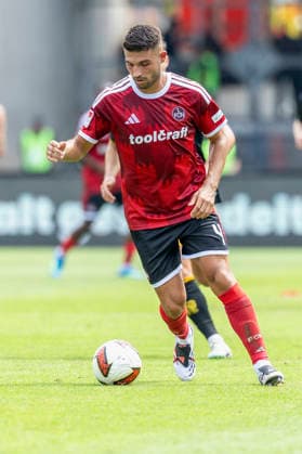 v.l.n.r.: Alexios Kalogeropoulos (1. FC Nürnberg), im 2. Bundesliga-Spiel zwischen dem 1. FC Nürnberg und Dynamo Dresden im Max-Morlock-Stadion, Nürnberg, Deutschland, am 9. August 2026. in action during the 2nd Bundesliga match between 1. FC Nuremberg and Dynamo Dresden at the Max-Morlock Stadium, Nuremberg, Germany, on August 9, 2026. DFB DFL REGULATIONS PROHIBIT ANY USE OF PHOTOGRAPHS AS IMAGE SEQUENCES AND OR QUASI-VIDEO, *** From left to right: Alexios Kalogeropoulos of 1 FC Nuremberg, during the 2. Bundesliga match between 1 FC Nuremberg and Dynamo Dresden at the Max Morlock Stadium, Nuremberg, Germany, on August 9, 2026, in action during the 2nd Bundesliga match between 1 FC Nuremberg and Dynamo Dresden at the Max Morlock Stadium, Nuremberg, Germany, on August 9, 2026 DFB and DFL regulations prohibit any use of photographs as image sequences and or quasi-video, Copyright: HMBxMedia xHeikoxBecker