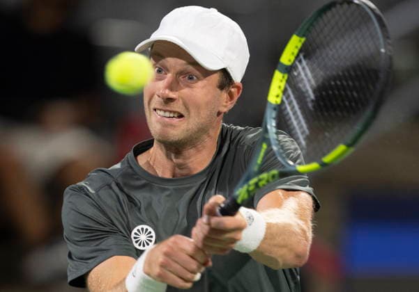 August 9, 2026, Montreal, Pq, Canada: Botic van de Zandschulp of the Netherlands hits a return to Jakub Mensik of Czechia during Round of 16 tennis action at the National Bank Open in Montreal on Sunday, Aug. 9, 2026. Canada News - August 9, 2026  - ZUMAc35_ 20260809_zaf_c35_139 Copyright: xChristinnexMuschix