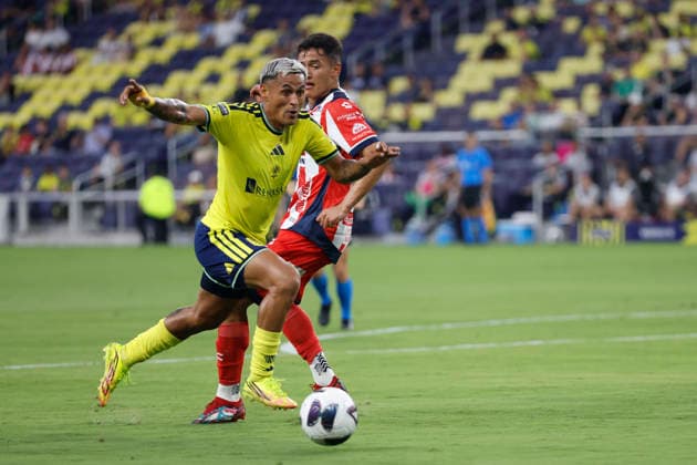 NASHVILLE, TN - AUGUST 09: Nashville SC defender Andy N‡jar (31) makes a move around AtlŽtico San Luis defender Eduardo çguila (31) during a LeagueÕs Cup match between Nashville SC and AtlŽtico San Luis, August 9, 2026, at GEODIS Park in Nashville, Tennessee. (Photo by Matthew Maxey Icon Sportswire) SOCCER: AUG 09 Leagues Cup Nashville vs Atletico de San Luis EDITORIAL USE ONLY Icon26080902