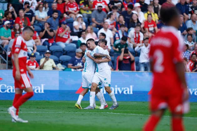 Santos players celebrate a goal during a Leagues Cup match between the Chicago Fire and Santos at Toyota Park in Bridgeview, USA, 09 August 2026. Leagues Cup: Chicago Fire vs Santos !ACHTUNG: NUR REDAKTIONELLE NUTZUNG!  Copyright: xKamilxKrzaczynskix AME7542 20260810-55021108749_1