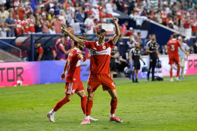 Robert Lewandowski (C) of the Chicago Fire celebrates a goal during a Leagues Cup match between the Chicago Fire and Santos at Toyota Park in Bridgeview, USA, 09 August 2026. Leagues Cup: Chicago Fire vs Santos !ACHTUNG: NUR REDAKTIONELLE NUTZUNG!  Copyright: xKamilxKrzaczynskix AME7561 20260810-55021108760_1