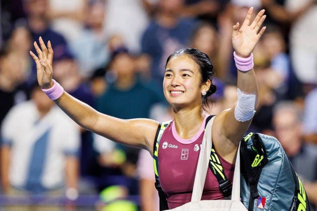 August 9, 2026, Toronto, On, Canada: Alexandra Eala of the Philippines waves to the crowd after losing 6-4, 6-0, to Belinda Bencic of Switzerland during round of 16 National Bank Open Tennis action in Toronto, on Sunday, Aug. 9, 2026. Canada News - August 9, 2026  - ZUMAc35_ 20260809_zaf_c35_164 Copyright: xKeitoxNewmanx