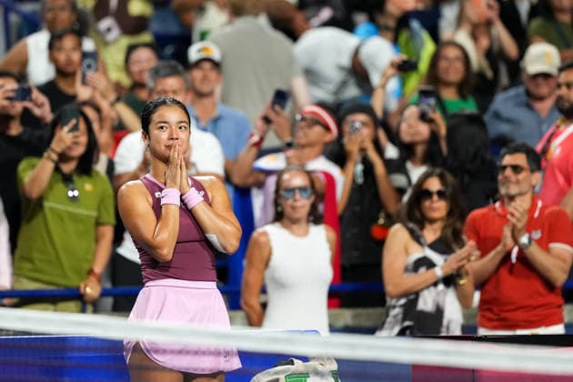 National Bank Open 2026 - Day 9 TORONTO, CANADA - AUGUST 9 : Alexandra Eala of Philippines gestures as she leaves the court after losing to Belinda Bencic of Switzerland in the round of 16 during the WTA, Tennis Damen 1000 National Bank Open in Toronto, Ontario, Canada on August 9, 2026. Mert Alper Dervis Anadolu Ontario Canada. Editorial use only. Please get in touch for any other usage.  Copyright: x2026xAnadoluxMertxAlperxDervisx