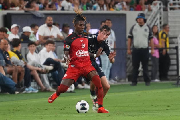 Oscar Verhoeven (R) of San Diego FC vies for the ball with Adonis Preciado of Tijuana during a Leagues Cup match between San Diego FC and Tijuana at Snapdragon Stadium in San Diego, USA, 09 August 2026. Leagues Cup: San Diego FC vs Tijuana !ACHTUNG: NUR REDAKTIONELLE NUTZUNG!  Copyright: xOmarxAlonsox AME7599 20260810-55021108942_1