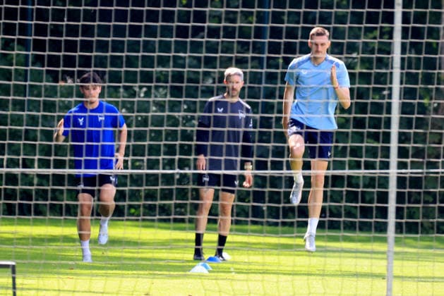 10.08.2026, DEU GER, Fussball , 2.Fussballbundesliga, Saison 2026 2027), Sportforum, Hertha BSC, Training Paul Seguin (Hertha BSC Berlin 30), Fitnesstrainer Hendrik Vieth (Hertha BSC) 2. Liga: DFB DFL regulations prohibit any use of photographs as image sequences and or quasi-video) Berlin Sportforum Berlin Deutschland *** August 10, 2026, Germany, Soccer, 2. Bundesliga, 2026–2027 Season, Sportforum, Hertha BSC, Paul Seguin training with Hertha BSC Berlin 30, fitness coach Hendrik Vieth, Hertha BSC, 2nd Division, DFB and DFL regulations prohibit any use of photographs as image sequences and or quasi-video, Berlin Sportforum, Berlin, Germany Copyright: xNordphotox xEnglerx