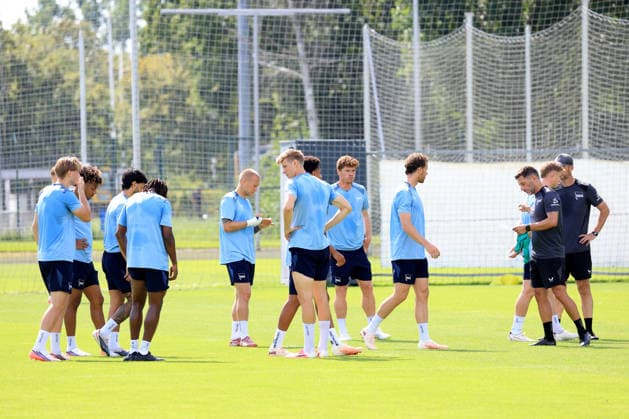 10.08.2026, DEU GER, Fussball , 2.Fussballbundesliga, Saison 2026 2027), Sportforum, Hertha BSC, Training Cheftrainer Stefan Leitl (Hertha BSC Berlin), Hertha-Spielerkreis 2. Liga: DFB DFL regulations prohibit any use of photographs as image sequences and or quasi-video) Berlin Sportforum Berlin Deutschland *** August 10, 2026, Germany, Soccer, 2. Bundesliga, 2026–2027 Season, Sportforum, Hertha BSC, Head Coach Stefan Leitl’s training session at Hertha BSC Berlin, Hertha players’ group, 2nd Division; DFB and DFL regulations prohibit any use of photographs as image sequences and or quasi-video. Berlin Sportforum, Berlin, Germany Copyright: xNordphotox xEnglerx