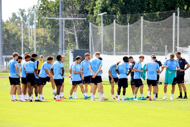 10.08.2026, DEU GER, Fussball , 2.Fussballbundesliga, Saison 2026 2027), Sportforum, Hertha BSC, Training Cheftrainer Stefan Leitl (Hertha BSC Berlin), Hertha-Spielerkreis 2. Liga: DFB DFL regulations prohibit any use of photographs as image sequences and or quasi-video) Berlin Sportforum Berlin Deutschland *** August 10, 2026, Germany, Soccer, 2. Bundesliga, 2026–2027 Season, Sportforum, Hertha BSC, Head Coach Stefan Leitl’s training session at Hertha BSC Berlin, Hertha players’ group, 2nd Division; DFB and DFL regulations prohibit any use of photographs as image sequences and or quasi-video. Berlin Sportforum, Berlin, Germany Copyright: xNordphotox xEnglerx