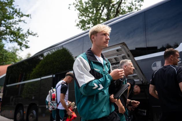 10.08.2026, GER Deutschland, Fussball, Saison 2026 2027, Trainingslager Werder Bremen, Ankunft der Mannschaft am Hotel-Residence Klosterpforte Oskar Wojcik Wojcik (SV Werder Bremen, 3) Harsewinkel-Marienfeld Hotel-Residence Klosterpforte Nordrhein-Westfalen (NRW) Deutschland *** August 10, 2026, GER Germany, Soccer, 2026–2027 season, Werder Bremen training camp, team arrival at the Hotel Residence Klosterpforte, Oskar Wojcik, SV Werder Bremen, 3 Harsewinkel, Marienfeld, Hotel Residence Klosterpforte, North Rhine-Westphalia (NRW), Germany Copyright: xnordphotoxGmbHx xChristianxSchulzex