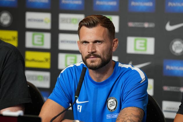 SOCCER - UEFA CL, Sturm vs Fenerbahce GRAZ,AUSTRIA,10.AUG.26 - SOCCER - UEFA Champions League, qualification, Sturm Graz vs Fenerbahce Istanbul, preview, press conference, PK, Pressekonferenz Sturm. Image shows head coach Fabio Ingolitsch (Sturm).  GEPAxpictures xMichaelxRiedler
