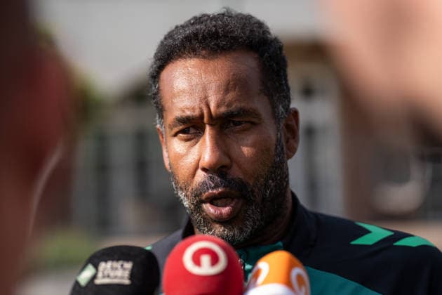 10.08.2026, GER Deutschland, Fussball, Saison 2026 2027, Trainingslager Werder Bremen, Interview vor dem Training Daniel Thioune (Chef-Trainer, SV Werder Bremen) im Interview während des Trainingslagers des SV Werder Bremen in Harsewinkel-Marienfeld Harsewinkel-Marienfeld Hotel-Residence Klosterpforte Nordrhein-Westfalen (NRW) Deutschland *** August 10, 2026, GER Germany, Soccer, 2026–2027 Season, Werder Bremen Training Camp, Pre-Training Interview with Head Coach Daniel Thioune, SV Werder Bremen Interview During the SV Werder Bremen Training Camp in Harsewinkel Marienfeld, Harsewinkel Marienfeld Hotel Residence Klosterpforte, North Rhine-Westphalia (NRW), Germany Copyright: xnordphotoxGmbHx xChristianxSchulzex