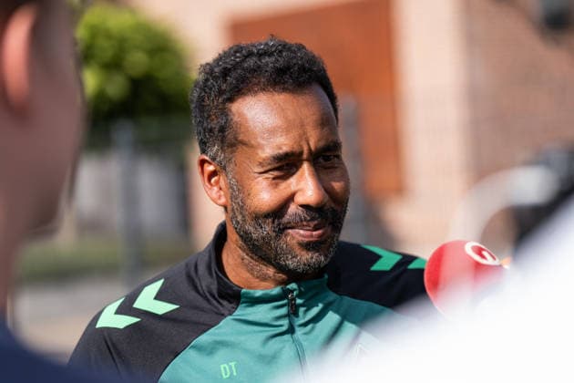 10.08.2026, GER Deutschland, Fussball, Saison 2026 2027, Trainingslager Werder Bremen, Interview vor dem Training Daniel Thioune (Chef-Trainer, SV Werder Bremen) im Interview während des Trainingslagers des SV Werder Bremen in Harsewinkel-Marienfeld Harsewinkel-Marienfeld Hotel-Residence Klosterpforte Nordrhein-Westfalen (NRW) Deutschland *** August 10, 2026, GER Germany, Soccer, 2026–2027 Season, Werder Bremen Training Camp, Pre-Training Interview with Head Coach Daniel Thioune, SV Werder Bremen Interview During the SV Werder Bremen Training Camp in Harsewinkel Marienfeld, Harsewinkel Marienfeld Hotel Residence Klosterpforte, North Rhine-Westphalia (NRW), Germany Copyright: xnordphotoxGmbHx xChristianxSchulzex
