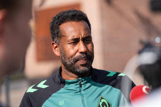 10.08.2026, GER Deutschland, Fussball, Saison 2026 2027, Trainingslager Werder Bremen, Interview vor dem Training Daniel Thioune (Chef-Trainer, SV Werder Bremen) im Interview während des Trainingslagers des SV Werder Bremen in Harsewinkel-Marienfeld Harsewinkel-Marienfeld Hotel-Residence Klosterpforte Nordrhein-Westfalen (NRW) Deutschland *** August 10, 2026, GER Germany, Soccer, 2026–2027 Season, Werder Bremen Training Camp, Pre-Training Interview with Head Coach Daniel Thioune, SV Werder Bremen Interview During the SV Werder Bremen Training Camp in Harsewinkel Marienfeld, Harsewinkel Marienfeld Hotel Residence Klosterpforte, North Rhine-Westphalia (NRW), Germany Copyright: xnordphotoxGmbHx xChristianxSchulzex