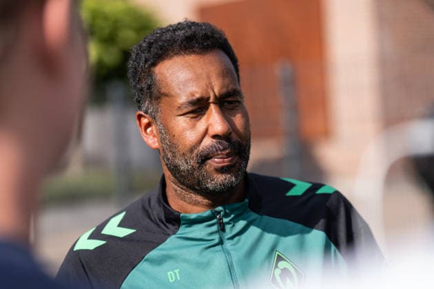 10.08.2026, GER Deutschland, Fussball, Saison 2026 2027, Trainingslager Werder Bremen, Interview vor dem Training Daniel Thioune (Chef-Trainer, SV Werder Bremen) im Interview während des Trainingslagers des SV Werder Bremen in Harsewinkel-Marienfeld Harsewinkel-Marienfeld Hotel-Residence Klosterpforte Nordrhein-Westfalen (NRW) Deutschland *** August 10, 2026, GER Germany, Soccer, 2026–2027 Season, Werder Bremen Training Camp, Pre-Training Interview with Head Coach Daniel Thioune, SV Werder Bremen Interview During the SV Werder Bremen Training Camp in Harsewinkel Marienfeld, Harsewinkel Marienfeld Hotel Residence Klosterpforte, North Rhine-Westphalia (NRW), Germany Copyright: xnordphotoxGmbHx xChristianxSchulzex