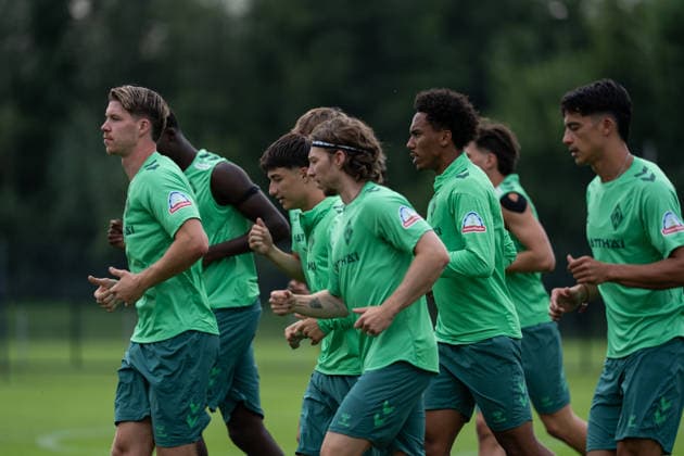 10.08.2026, GER Deutschland, Fussball, Saison 2026 2027, Trainingslager Werder Bremen, 1. Einheit des Trainingslagers von SV Werder Bremen in Harsewinkel-Marienfeld Cedric Itten (SV Werder Bremen, 26) Mitchell Weiser (SV Werder Bremen, 8) Julian Malatini (SV Werder Bremen, 22) Harsewinkel-Marienfeld Hotel-Residence Klosterpforte Nordrhein-Westfalen (NRW) Deutschland *** August 10, 2026, GER Germany, Soccer, 2026–2027 Season, Werder Bremen Training Camp, 1 session from SV Werder Bremen’s training camp in Harsewinkel Marienfeld: Cedric Itten (SV Werder Bremen), 26 Mitchell Weiser (SV Werder Bremen), 8 Julian Malatini (SV Werder Bremen), 22 Harsewinkel Marienfeld Hotel Residence Klosterpforte, North Rhine-Westphalia (NRW), Germany Copyright: xnordphotoxGmbHx xChristianxSchulzex