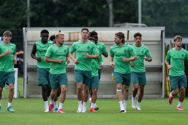10.08.2026, GER Deutschland, Fussball, Saison 2026 2027, Trainingslager Werder Bremen, 1. Einheit des Trainingslagers von SV Werder Bremen in Harsewinkel-Marienfeld Marco Grüll Gruell (SV Werder Bremen, 17) Cedric Itten (SV Werder Bremen, 26) Mitchell Weiser (SV Werder Bremen, 8) Julian Malatini (SV Werder Bremen, 22) Karim Coulibaly (SV Werder Bremen, 31) Harsewinkel-Marienfeld Hotel-Residence Klosterpforte Nordrhein-Westfalen (NRW) Deutschland *** August 10, 2026, GER Germany, Soccer, 2026–2027 Season, Werder Bremen Training Camp, 1 session of the SV Werder Bremen training camp in Harsewinkel Marienfeld Marco Grüll Gruell SV Werder Bremen, 17 Cedric Itten, SV Werder Bremen; 26 Mitchell Weiser, SV Werder Bremen; 8 Julian Malatini, SV Werder Bremen; 22 Karim Coulibaly, SV Werder Bremen; 31 Harsewinkel Marienfeld Hotel Residence Klosterpforte, North Rhine-Westphalia (NRW), Germany Copyright: xnordphotoxGmbHx xChristianxSchulzex