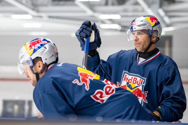 Lucas Thaler 48 (EHC Red Bull Muenchen), EHC Red Bull Muenchen Pressetrainning, 10.08.2026 Muenchen Bayern Deutschland *** Lucas Thaler 48, EHC Red Bull Munich, EHC Red Bull Munich Press Workout, August 10, 2026, Munich, Bavaria, Germany Copyright: xkolbert-press UlrichxGamelx