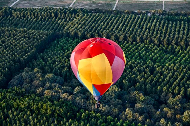 NEWS : Championnats de France de Montgolfieres - Marmande - 10 08 2026 Vol des Motgolfieres au dessus de la ville de Marmande en Lot et Garonne Marmande  Copyright: xThierryxBretonx