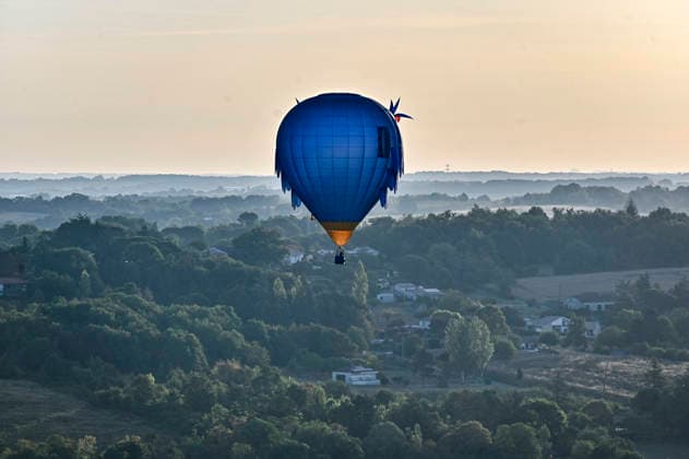 NEWS : Championnats de France de Montgolfieres - Marmande - 10 08 2026 Vol des Motgolfieres au dessus de la ville de Marmande en Lot et Garonne Marmande  Copyright: xThierryxBretonx
