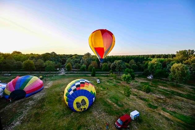 NEWS : Championnats de France de Montgolfieres - Marmande - 10 08 2026 Vol des Motgolfieres au dessus de la ville de Marmande en Lot et Garonne Marmande  Copyright: xThierryxBretonx