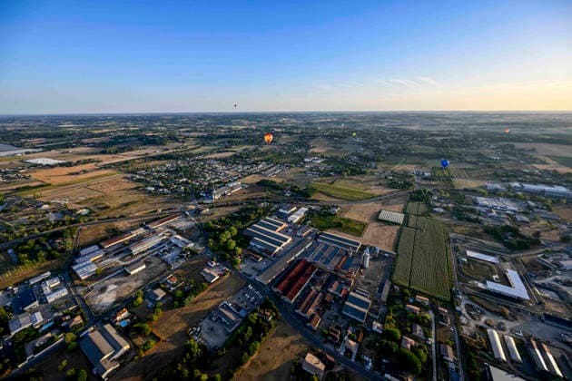 NEWS : Championnats de France de Montgolfieres - Marmande - 10 08 2026 Vol des Motgolfieres au dessus de la ville de Marmande en Lot et Garonne Marmande  Copyright: xThierryxBretonx