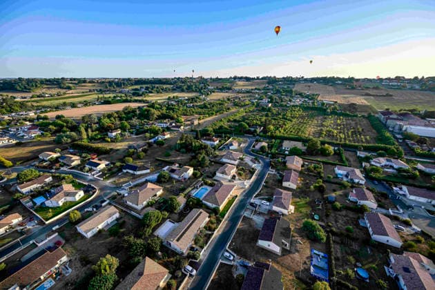 NEWS : Championnats de France de Montgolfieres - Marmande - 10 08 2026 Vol des Motgolfieres au dessus de la ville de Marmande en Lot et Garonne Marmande  Copyright: xThierryxBretonx