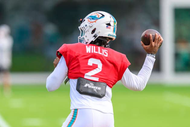 MIAMI GARDENS, FL - AUGUST 10: Miami Dolphins quarterback Malik Willis (2) throws the ball during the Miami Dolphins Training Camp on August 10 2026, at the Baptist Health Training Complex in Miami Gardens, FL. (Photo by Doug Murray Icon Sportswire) NFL, American Football Herren, USA AUG 10 Dolphins Training Camp EDITORIAL USE ONLY Icon796260810017