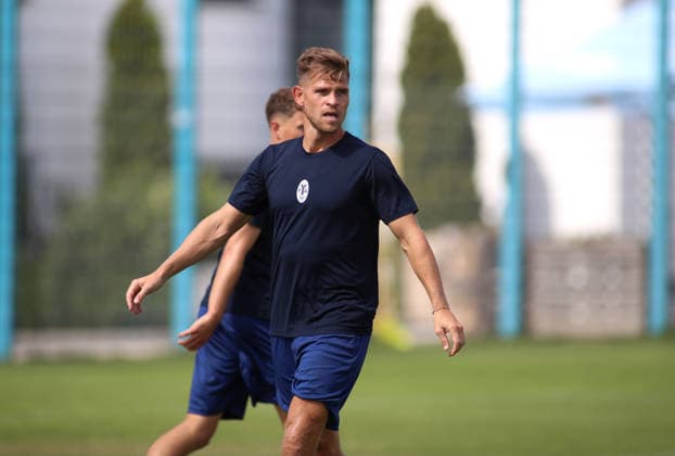 Fussball, Herren, Regionalliga Bayern, Saison 2026 2027, TSV 1860 München, Training Florian Niederlechner (TSV 1860 München) stehend, Kopf, Oberkörper *** Soccer, Men s, Bavarian Regional League, 2026–2027 Season, TSV 1860 Munich, Florian Niederlechner in training at TSV 1860 Munich, standing, head, upper body
