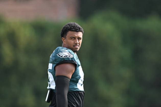 PHILADELPHIA, PA - AUGUST 10: Philadelphia Eagles tight end Stone Smartt 85 looks on during the Philadelphia Eagles training camp on August 10th, 2026 at Jefferson Health Training Complex in Philadelphia, PA. (Photo by Terence Lewis Icon Sportswire) NFL, American Football Herren, USA AUG 10 Eagles Training Camp EDITORIAL USE ONLY Icon260810003