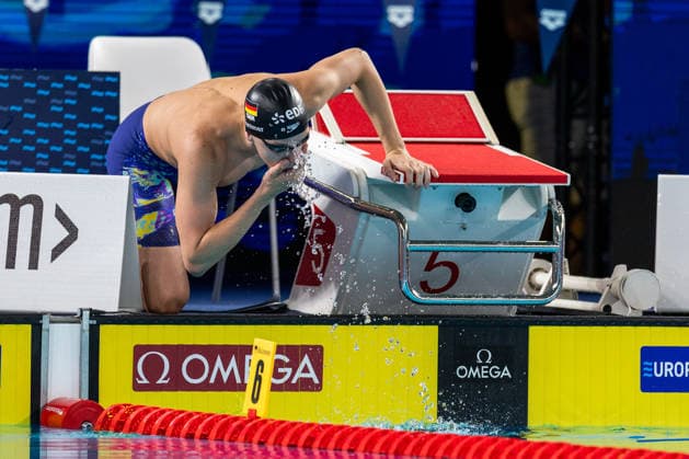 SWIMMING - EAC 2026 PARIS,FRANCE,10.AUG.26 - SWIMMING - European Aquatics Championships Paris 2026, 4x100m medley, men. Image shows Finn Hammer (GER).  GEPAxpictures xPhilippxBrem