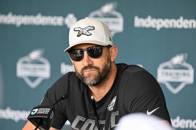 PHILADELPHIA, PA - AUGUST 10: Philadelphia Eagles head coach Nick Sirianni is shown during the Philadelphia Eagles training camp on August 10th, 2026 at Jefferson Health Training Complex in Philadelphia, PA. (Photo by Terence Lewis Icon Sportswire) NFL, American Football Herren, USA AUG 10 Eagles Training Camp EDITORIAL USE ONLY Icon260810012