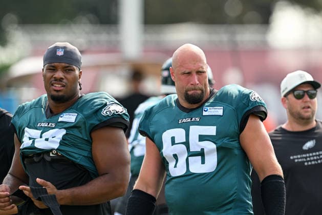 PHILADELPHIA, PA - AUGUST 10: Philadelphia Eagles offensive tackle Lane Johnson 65 looks on during the Philadelphia Eagles training camp on August 10th, 2026 at Jefferson Health Training Complex in Philadelphia, PA. (Photo by Terence Lewis Icon Sportswire) NFL, American Football Herren, USA AUG 10 Eagles Training Camp EDITORIAL USE ONLY Icon260810024